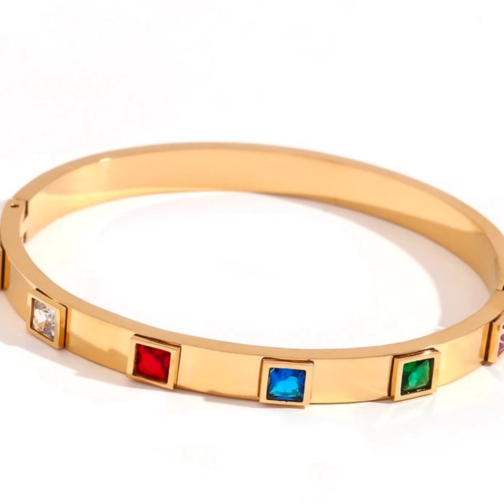Classic Style Devil's Eye Stainless Steel
Inlay Rhinestones 18k Plated Bangle